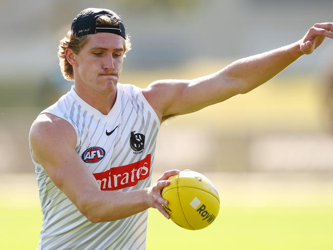 MELBOURNE, AUSTRALIA - MARCH 05: Edward Allan of the Magpies trains during a Collingwood Magpies AFL training session at Olympic Park Oval on March 05, 2025 in Melbourne, Australia. (Photo by Morgan Hancock/Getty Images)