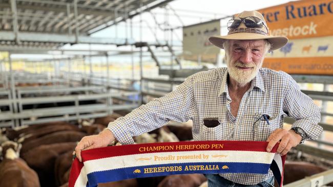 David Trethowan from Cookardinia, NSW, made it three in a row when his pen of Hereford steers won the best presented whiteface cattle the Wodonga weaner sales on day three.  They sold for $1205 and at 382kg returned 315c/kg.