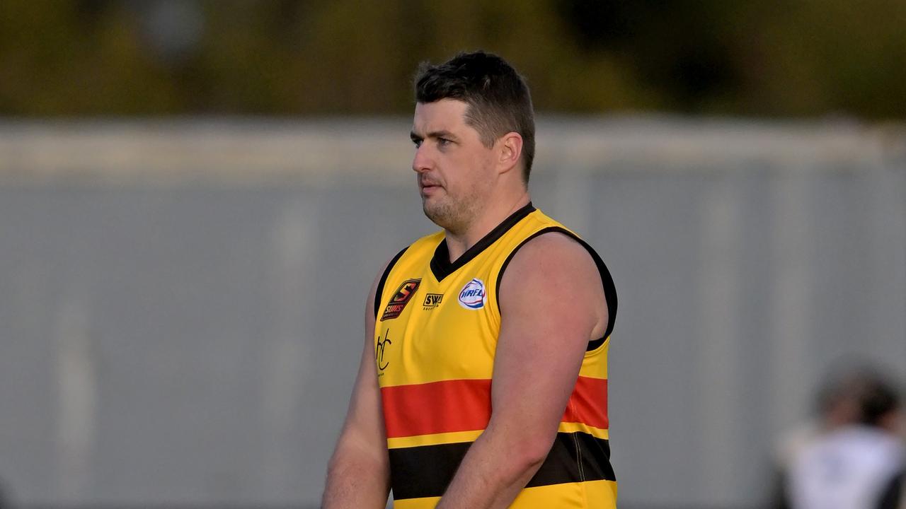 Wrfl: Daniel Hovey Boots 100th Goal, Suns Thump Albanvale 