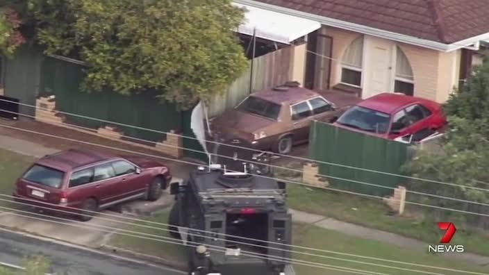 Police move in on Redcliffe home under siege (7 News Queensland)