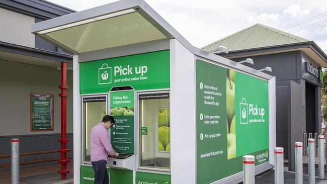 The lockers dispense groceries after shoppers enter a code.