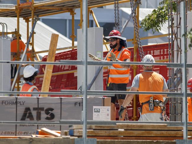 MELBOURNE, AUSTRALIA - NewsWire Photos JANUARY 20, 2020. Construction workers at an apartment building in Richmond on Wednesday afternoon. Australian industries are hiring in droves as the economy begins to recover from COVID-19 Picture: NCA NewsWire / David Geraghty