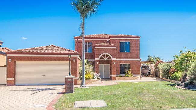 House prices in Perth could not be more different to those on the East Coast. You can get a place like this with 5 bedrooms and a pool in Jandakot in the city’s south for $650,000.