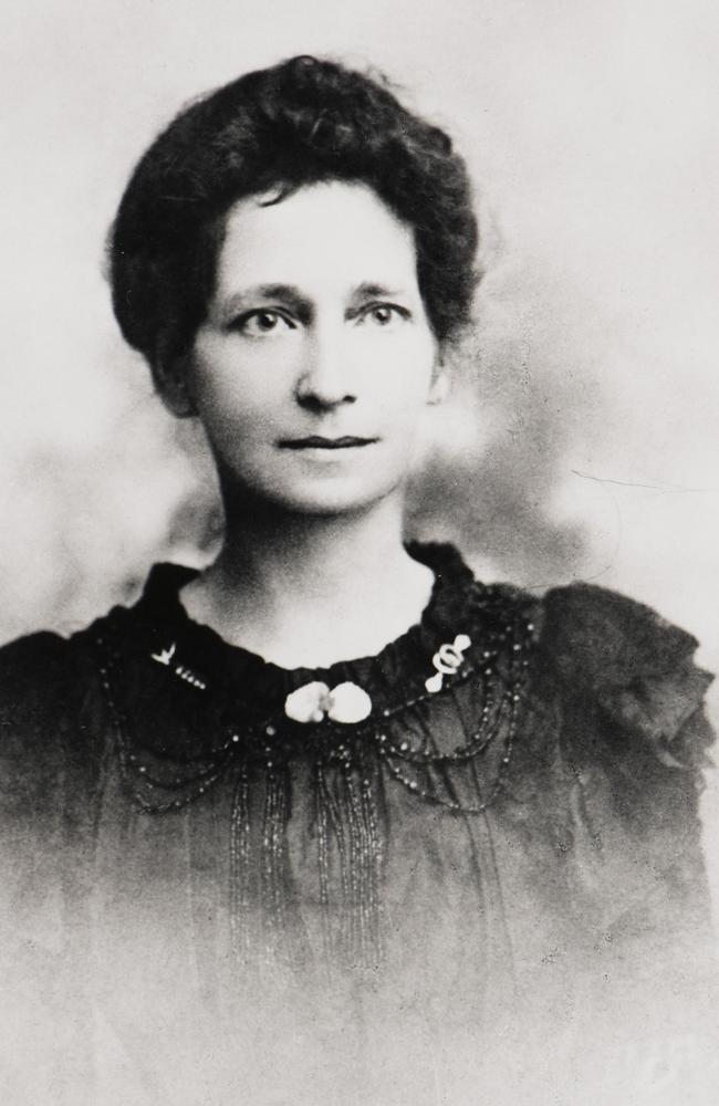 Emily Caroline Creaghe was Australia's first white female to explore the outback and record the fact Lawn Hill had trophy ears taken by Jack Watson and Frank Hann.