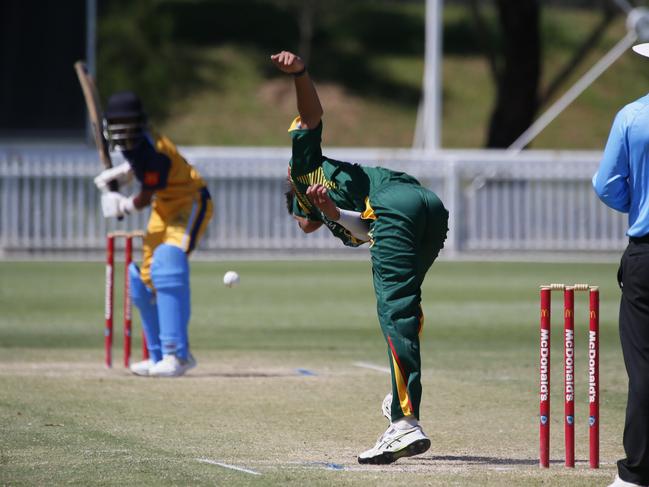 Abdullah Sheraz fires down a thunderbolt for the Ghosts. Picture Warren Gannon Photography