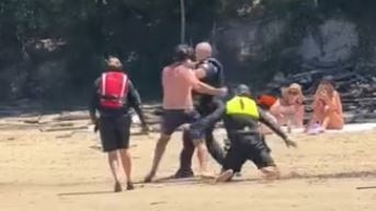 Police officers reportedly tried for several hours to arrest a man at Tallebudgera Creek, Palm Beach, on Friday, February 28, 2025. Picture: Tiktok/jaydeheathh