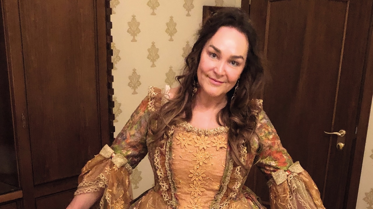 Kate Langbroek Book Extract What To Wear At Venice Carnival Italys