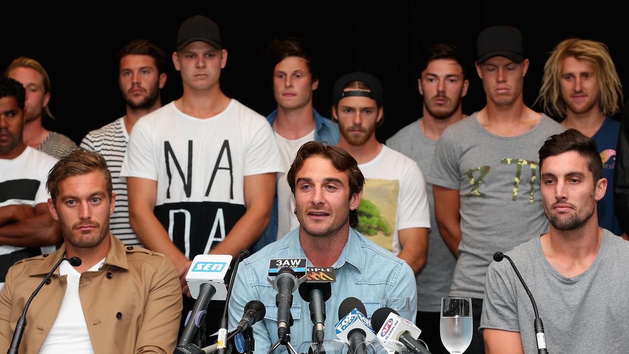 Hurley was front and centre with the Bombers’ players, behind then-captain Jobe Watson, during the supplements saga. Picture: Getty Images