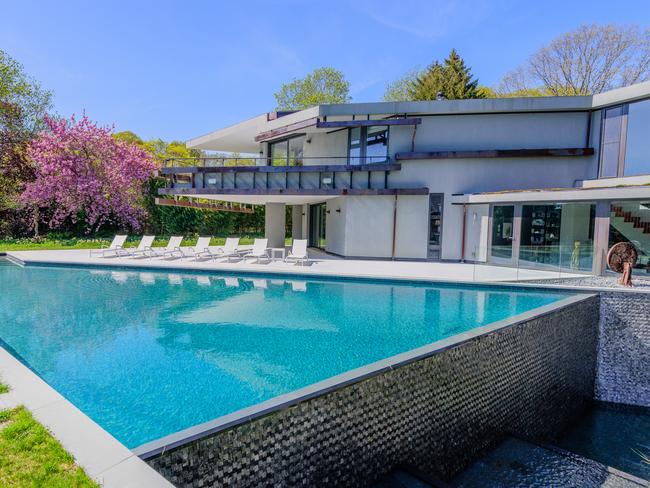 A modernist masterpiece in the Hamptons.