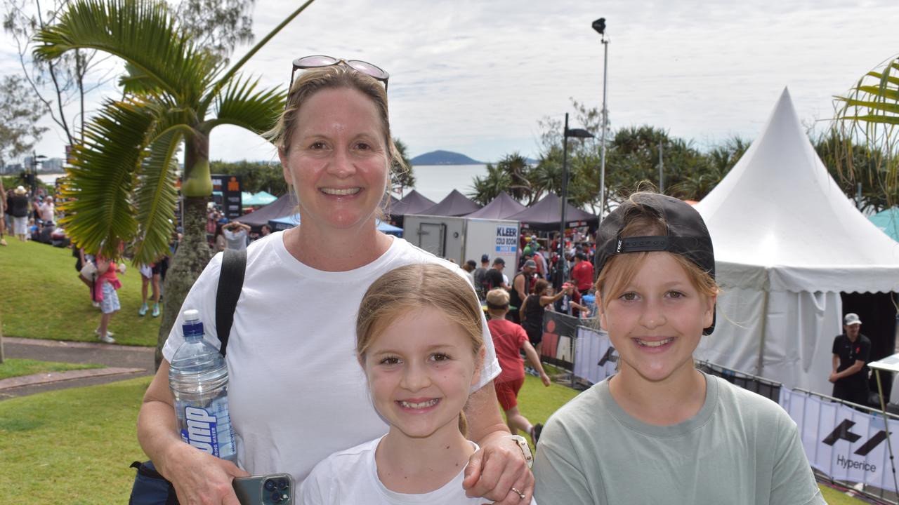 Seana Osborne, Isabel Osborne and Olivia Osborne at the Sunshine Coast Ironman 70.3 at Mooloolaba 2022.