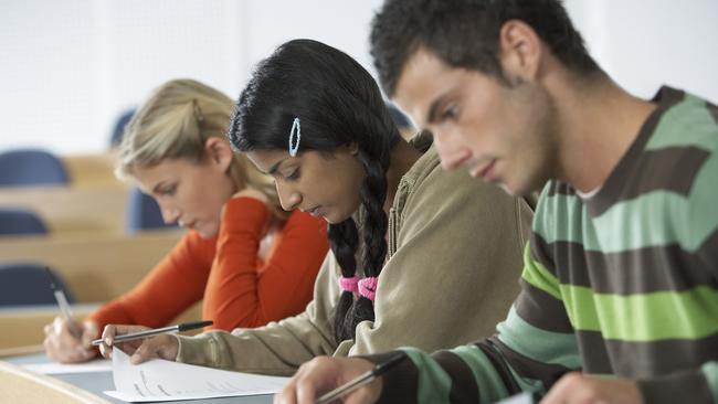 Students studying at La Trobe University are more likely to find full-time employment after graduation that students from Melbourne’s “sandstone” universities.