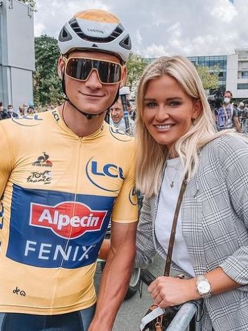 A Dutch professional cyclist who pushed a 14-year-old girl into a wall at a Sydney hotel in September has had his convictions and fines overturned.