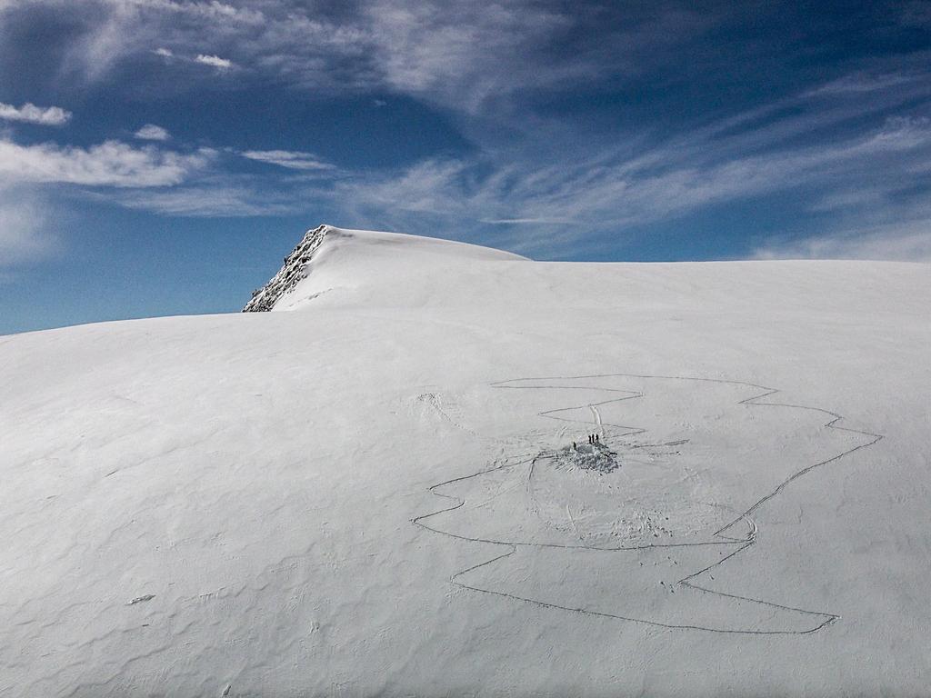 Five skiers found dead and one missing in Swiss Alps