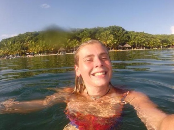 Melbourne woman Elly Warren, 20, was volunteering in Tofo, Mozombique in 2016 when she was found dead.