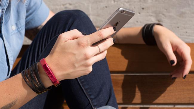 Jawbone's Up3 fitness and sleep-tracking device will arrive in Australia with new colours and designs in October. EMBARGOED OCTOBER 13, 2015.