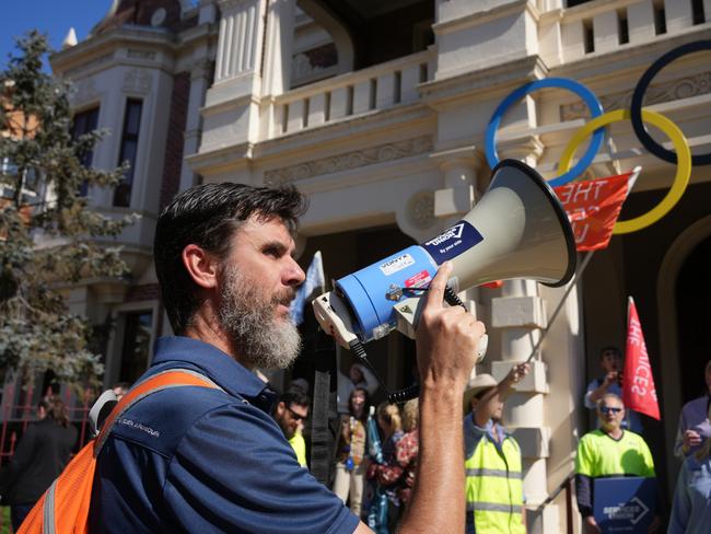 ‘Lost faith’: Staff demand meeting with council CEO over pay dispute