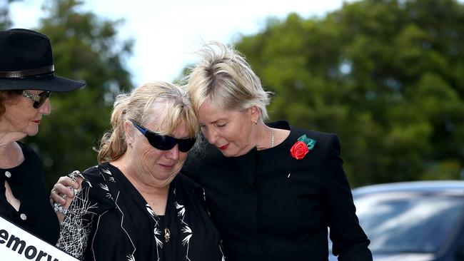 Domestic Violence Red Rose Rally at Norm Rix Park, Labrador - Dale Shales (mother of Teresa Bradford and Member for Mudgeeraba Ros Bates Photo: David Clark