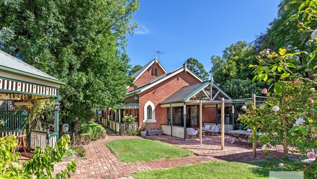 104b Cross Rd, Highgate. Pic: realestate.com.au.