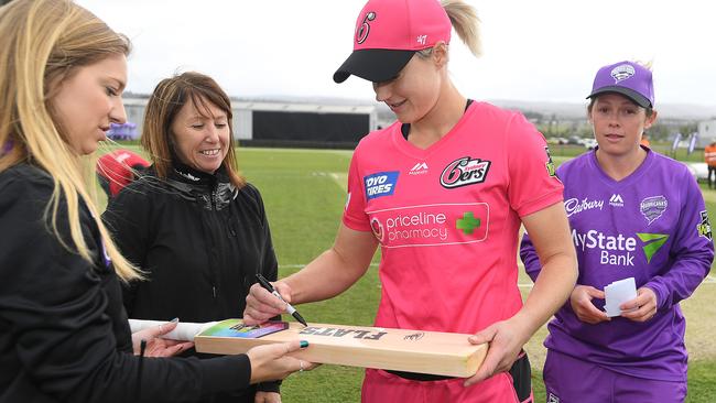 WBBL players like Ellyse Perry are great ambassadors for the game. Picture: Getty Images