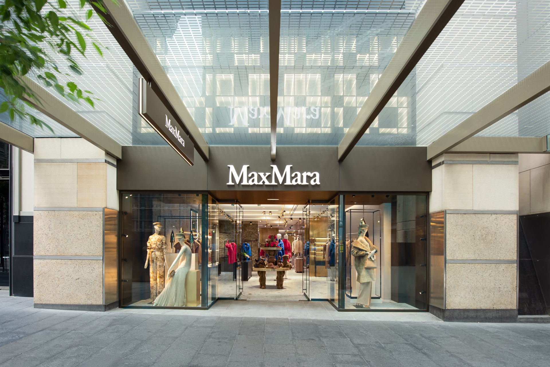 Max mara discount store locations