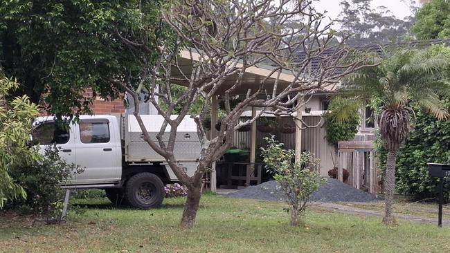 Police investigating at a Kurrajong St home. Picture: Toni Moon/NewsLocal