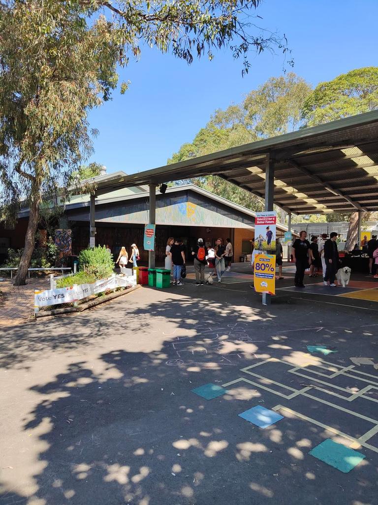 A Summer Hill polling centre with not a single No campaigner in sight. Picutre: Supplied to news.com.au