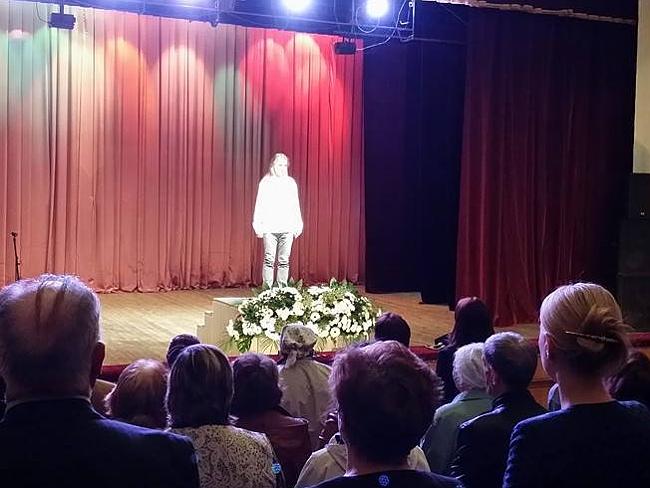 You won’t find “Braco” in the Australian Medical Journal. Here he is “gazing” at a Russian audience. Picture: Braco.net