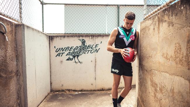 Fantasia has played 80 games with Essendon, but wanted to come home to be closer to family and friends. Picture: Daniel Kalisz/Getty Images.