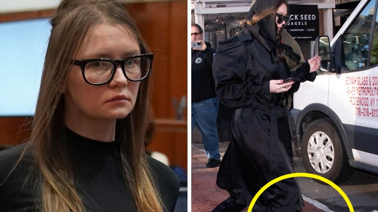 Anna Delvey steps out of NYC apartment with ankle monitor | Photos ...