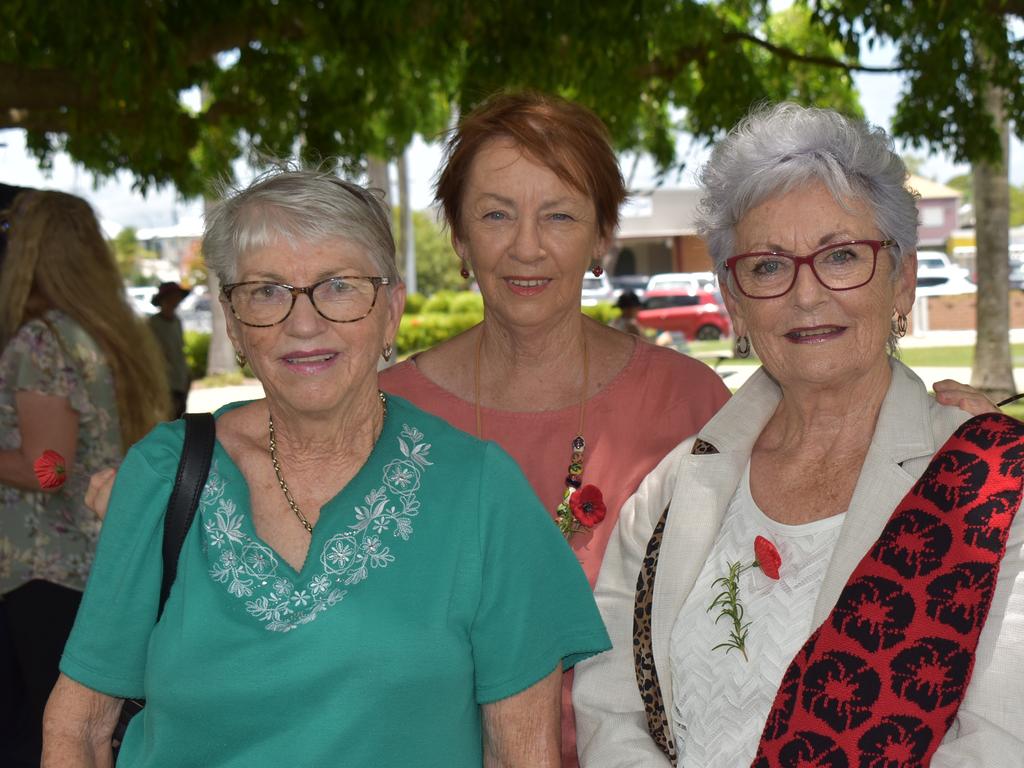 Sue Palmer, Vicki Higgins and Audrey Whitelaw at the 2021 Remembrance Day Ceremony in Jubilee Park. Picture: Lillian Watkins