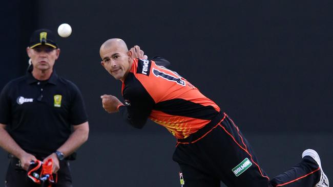 Ashton Agar will share spinning duties with Adam Zampa in India.