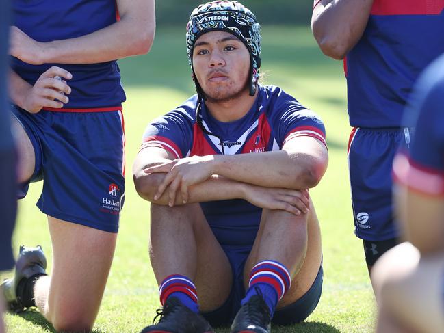 MELBOURNE. 11/05/2023.  Schoolboys Rugby League at Seabrook Reserve, Broadmeadows .  Hallam Senior College v Vic Uni Secondary College.  Hallam players listen to their coach at half time  .Pic: Michael Klein