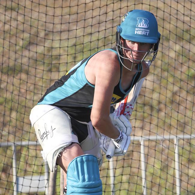 Heat player Beth Mooney in forward defence.(AAP Image/Glenn Hunt)