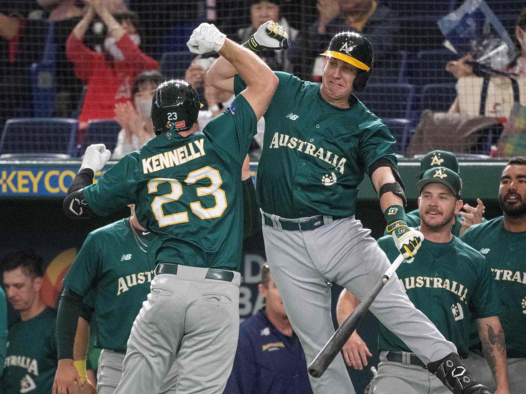 S. Korea beats Australia to stay alive at WBC