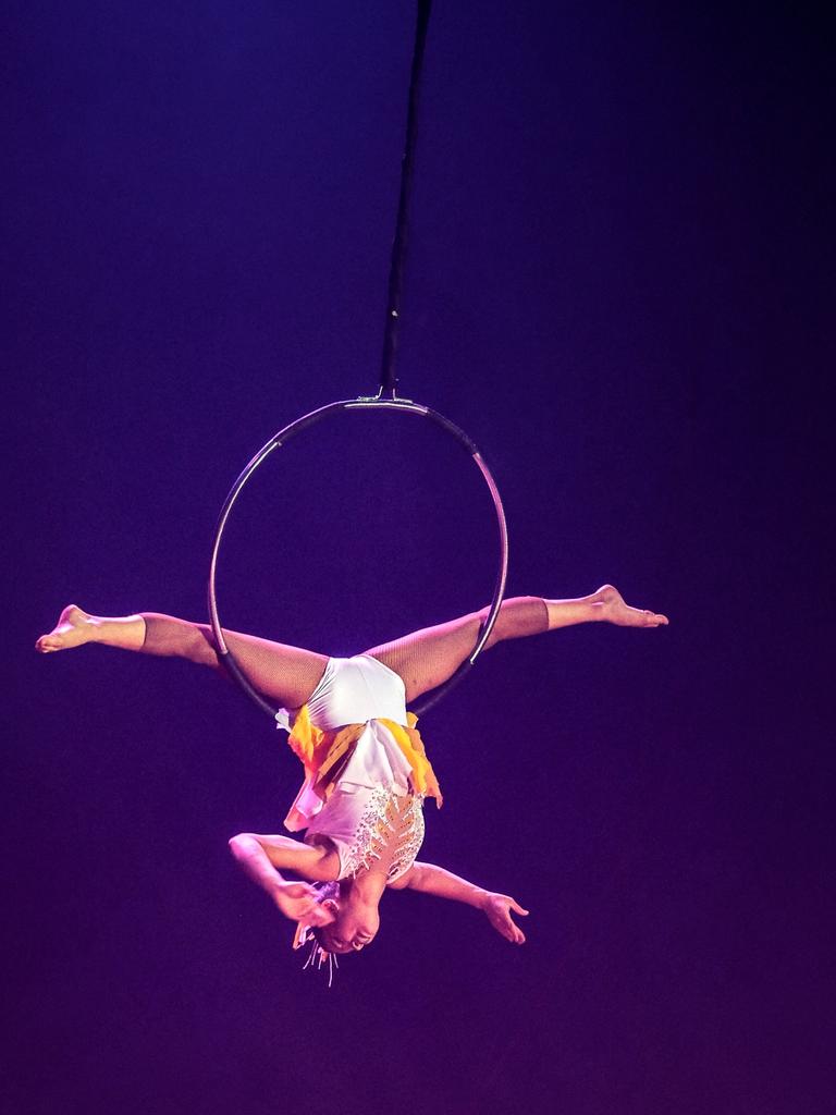 Glenelg fall: Woman recovering after 11m plunge at Rio Circus ...