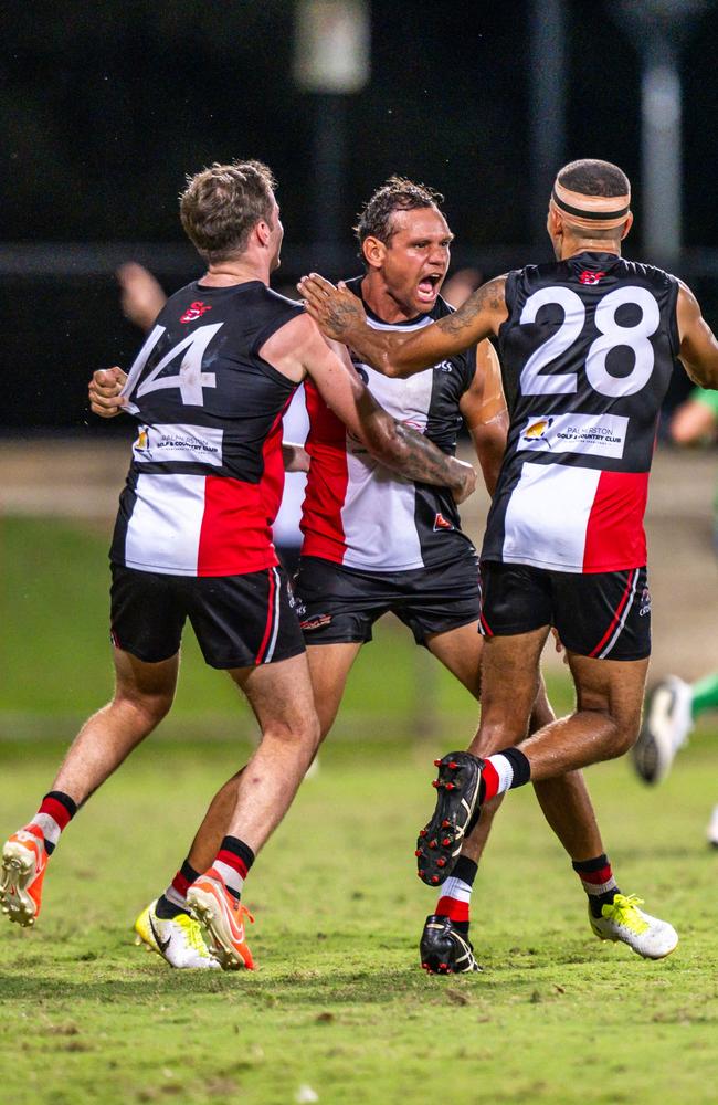 Steven Motlop playing for Southern Districts in the 2024-25 NTFL semi-final against the Nightcliff Tigers. Picture: Patch Clapp / AFLNT Media