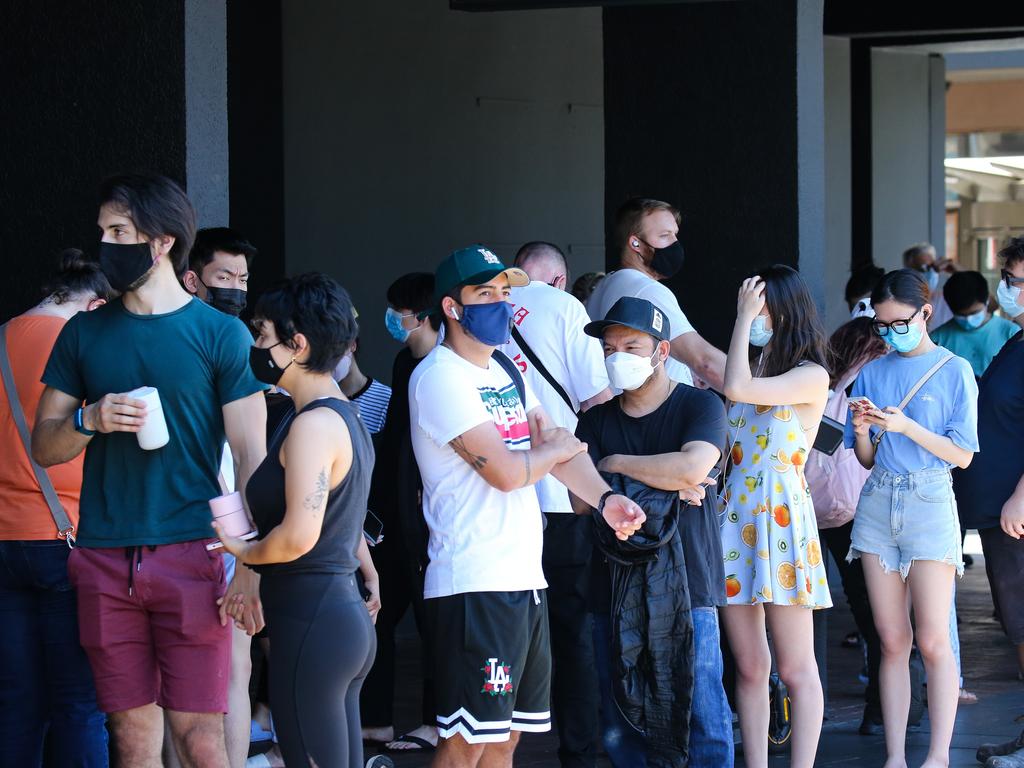 People queuing up at the Covid Testing Clinic in Sydney’s CBD ahead of Christmas. Picture: NCA Newswire / Gaye Gerard