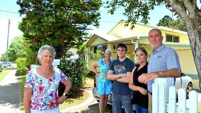 Maureen Beer, Pamela lane and Stewart, Juliet and Russell McKenzie pictured back in 2016. Picture: John McCutcheon