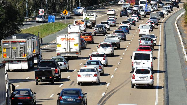 Traffic crawling along southbound on the M1 at the Pimpama turn-off on Wednesday August 15. Picture: AAP