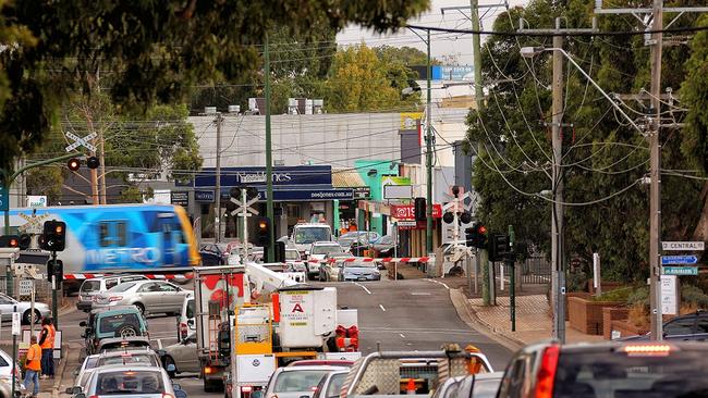 Before – cars banked up along Blackburn Rd.