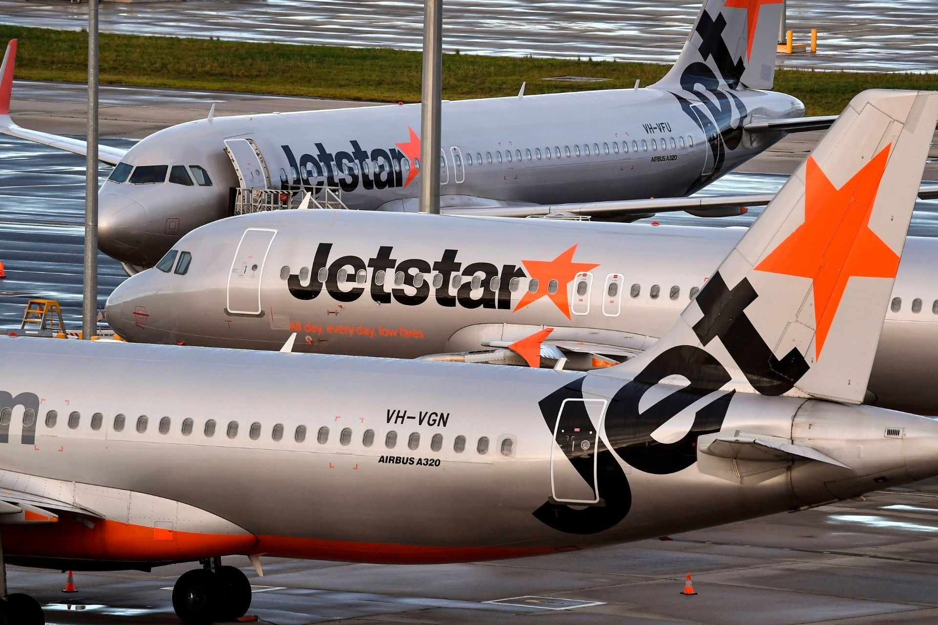 jetstar carry on