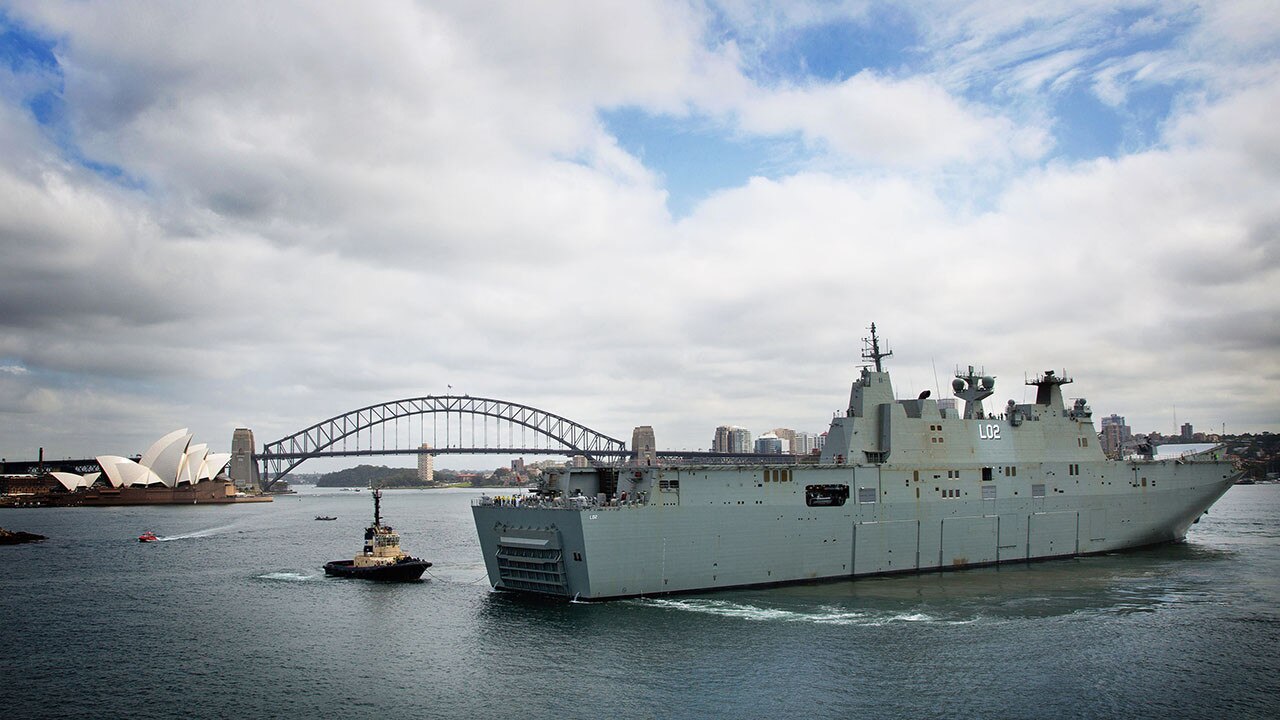 NUSHIP Canberra arrives in Sydney