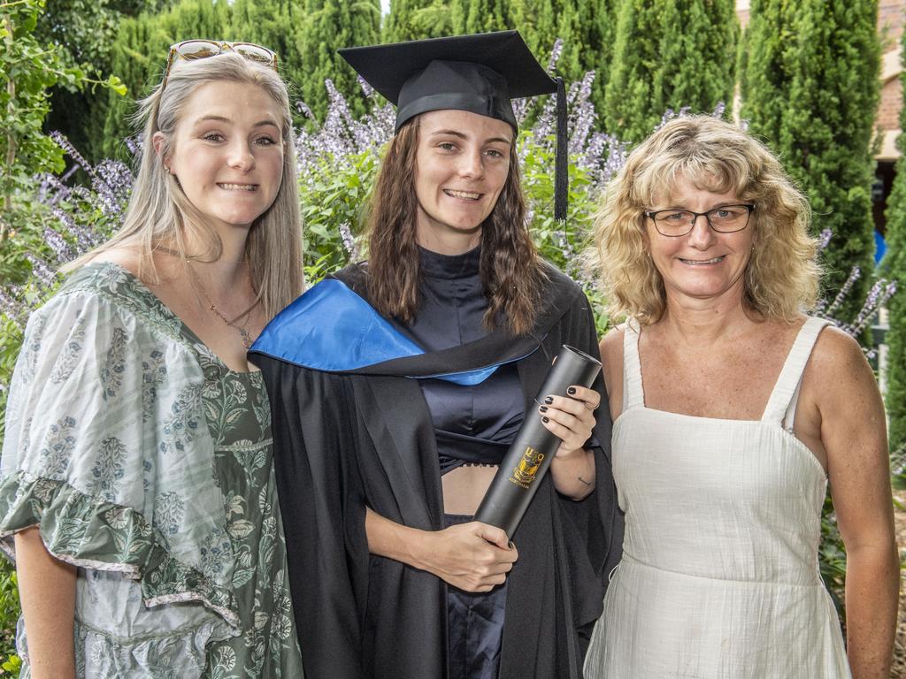 USQ Toowoomba student graduation ceremonies at Empire Theatres | photos ...