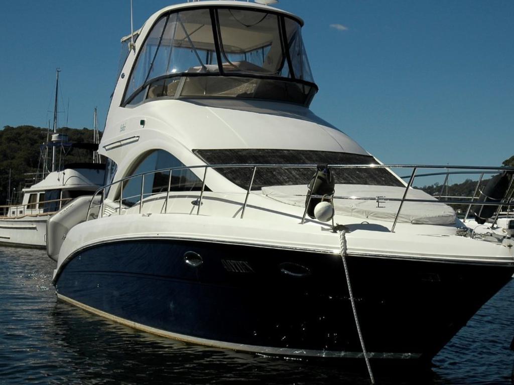 The Sea Ray 36 Sedan Bridge which caught alight was recently up for sale for $264,000.