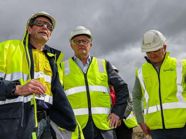 1/9/2024Synergy Deputy CEO Kurt Baker, PM Anthony Albanese and Minister for Climate Change and Energy Chris Bowen at Collie Power Station, Collie.