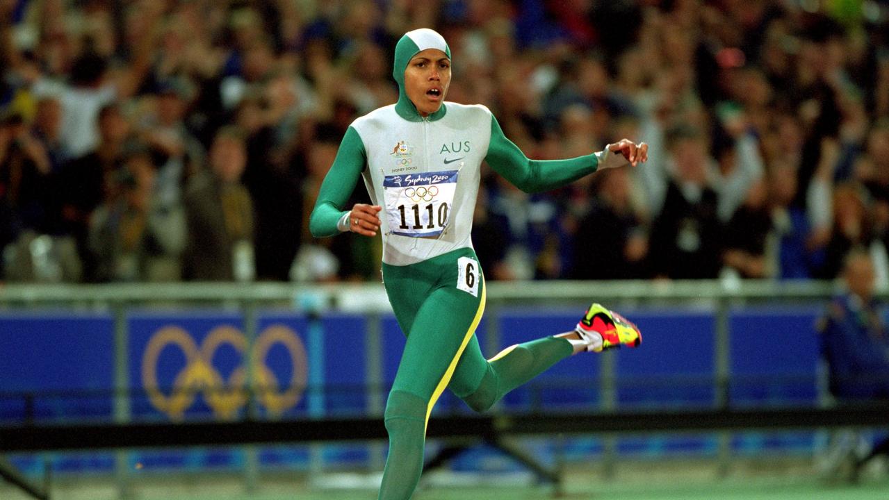 Cathy Freeman wins gold in the women’s 400m final at the Olympic Stadium in Sydney. Picture: Mike Powell /Allsport