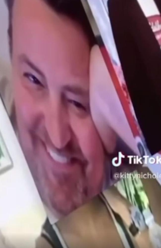 Matthew Perry seen on the awkward FaceTime with a woman he met on Raya.