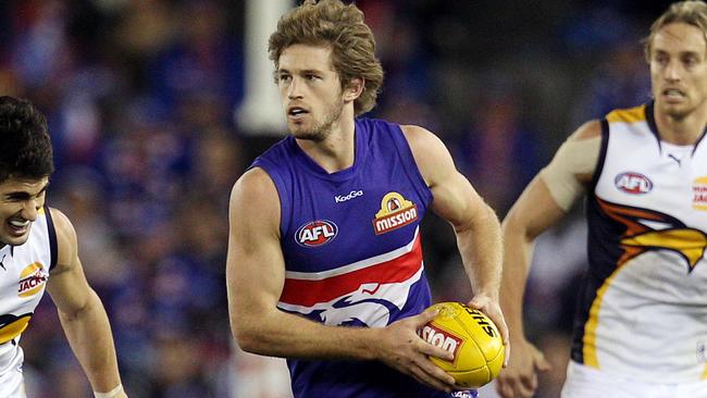 Callan Ward playing for the Western Bulldogs in 2010.