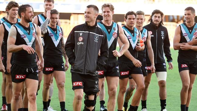 Ollie Wines has revealed how he was upset that injury had robbed Robbie Gray from being chaired from ground.