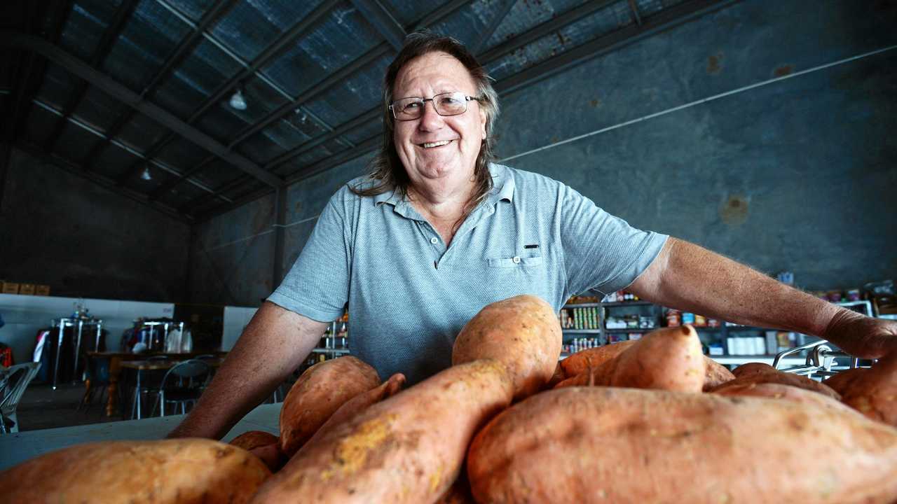 HELPING HAND: Rockhampton Foodbank manager Mal Holmes. Picture: Allan Reinikka ROK060219aholmes1